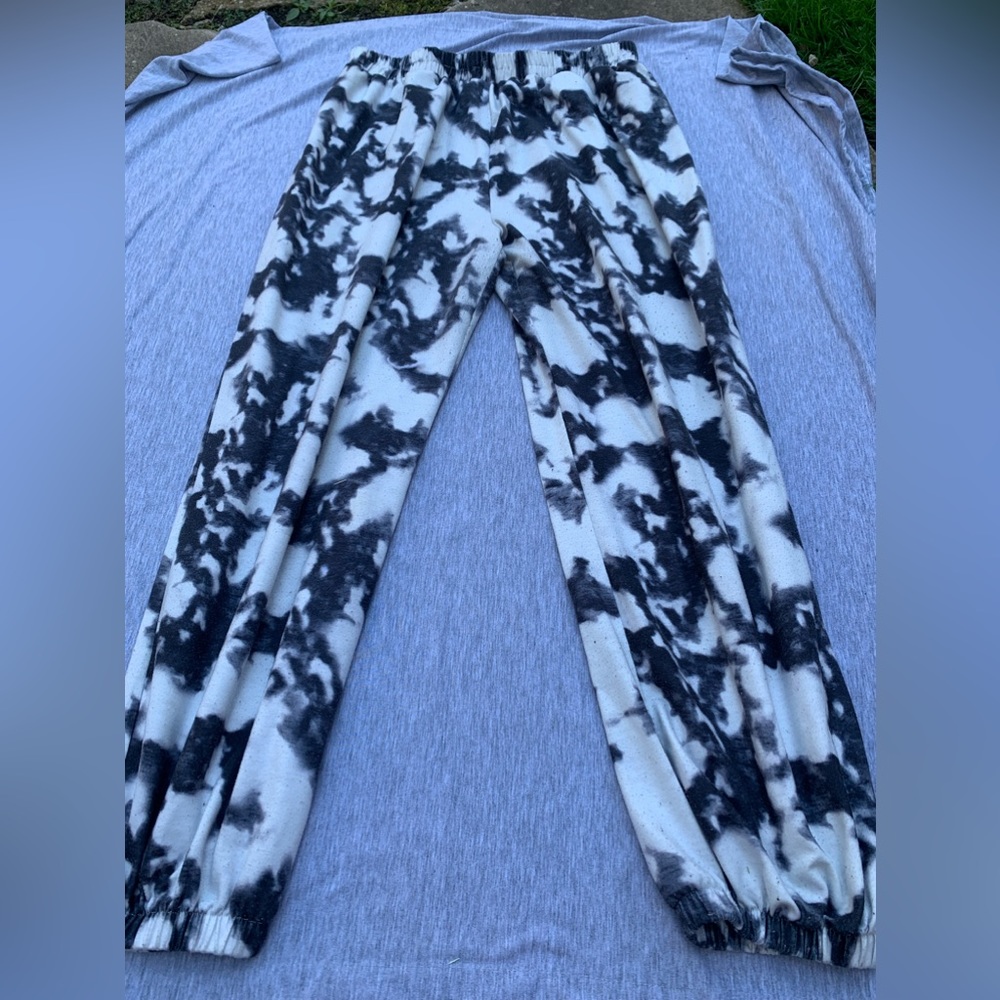 Black and White XL SHEIN Marbled Sweat Pants